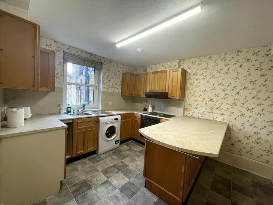 Old School Grandma London Experience ! Apartment Exterior photo